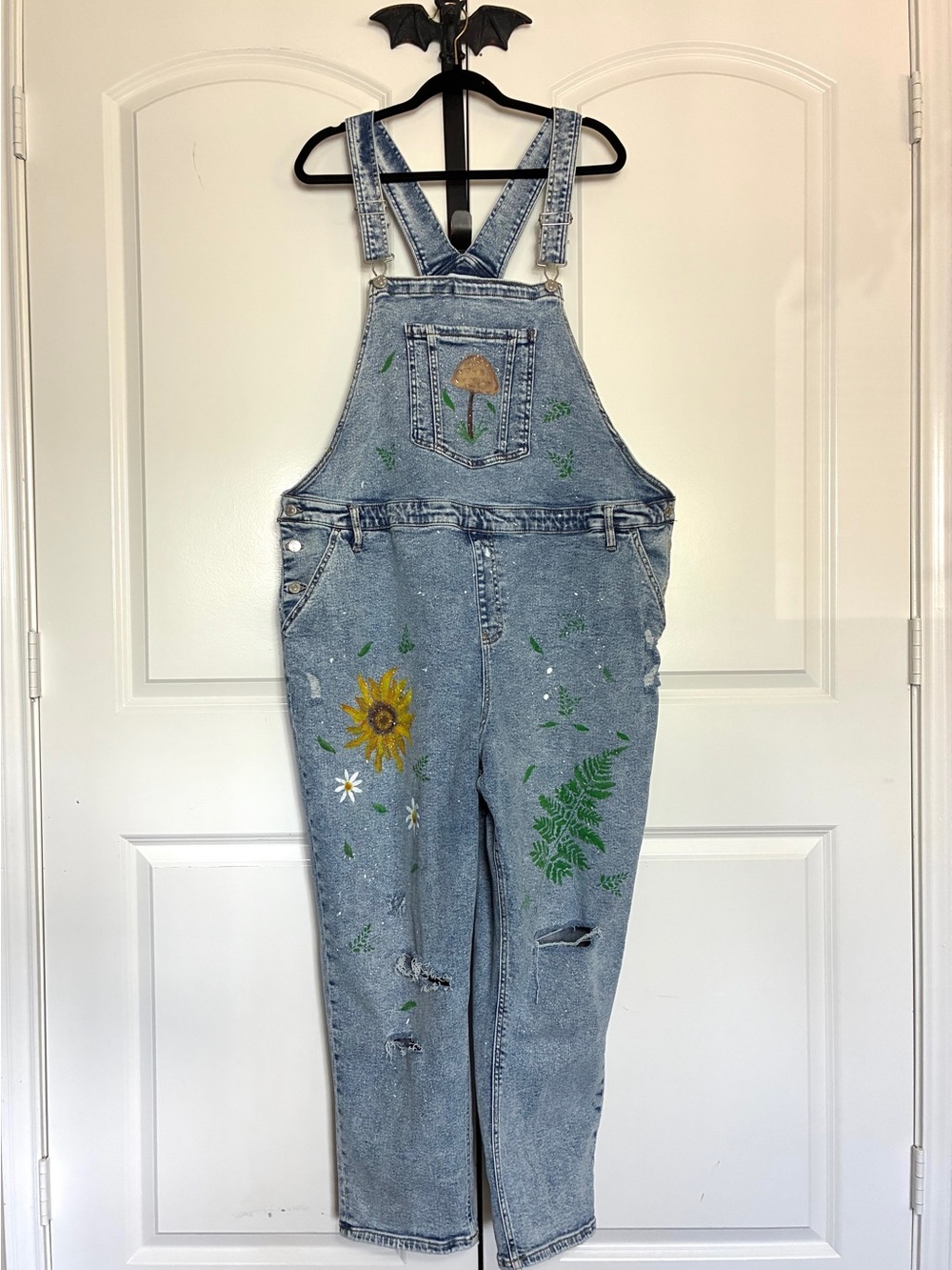 Cottagecore Upcycle Light Distressed Acid Wash Denim Overalls size 26 Women’s